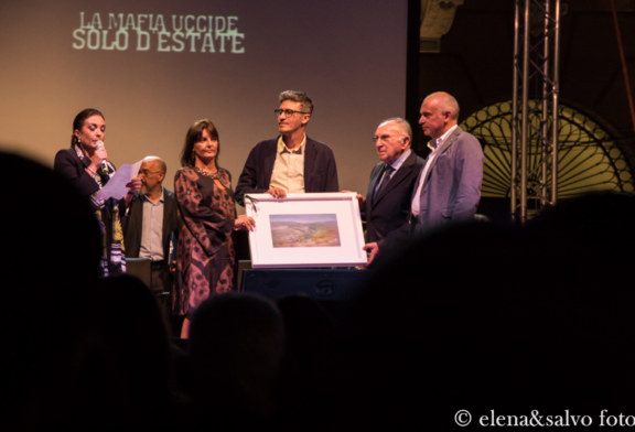 Il Premio Rocco Chinnici in piazza, le foto della consegna a Pif