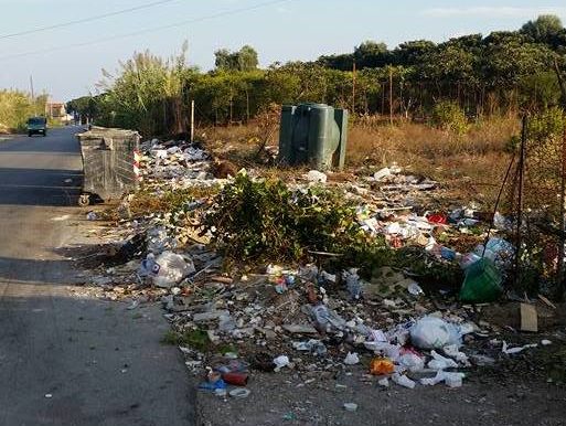 Dario Bua: “In alcuni luoghi di Portella la spazzatura non viene raccolta di proposito”