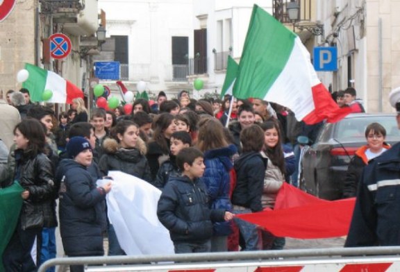 150° Unità d’Italia. La scuola “Traina” per le vie del paese. Le foto