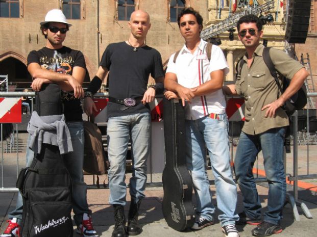 I Futuraretrò alle Finali Regionali del 2011 di “Rock Targato Italia”.