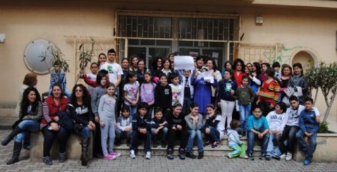 I bambini al municipio: Vogliamo la scuola pulita! Aggiornamento: Martedì e Giovedì disinfestazione.