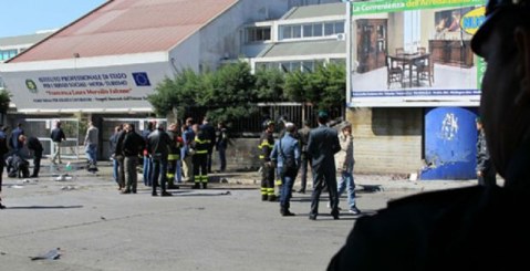 Attentato a Brindisi si seguono piste mafiose e terroristiche