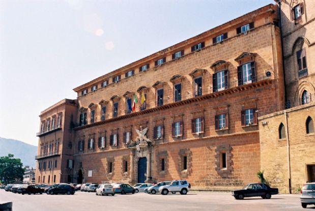 Un consiglio ai commissari. 33 Milioni ai Comuni per studenti e vigili… partecipate!