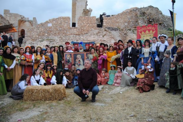 Il Palio dei sestrieri alla festa del Mandorlo in fiore