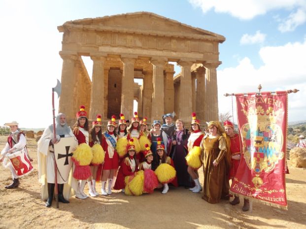 Il Palio dei Sestrieri alla festa del mandorlo in fiore