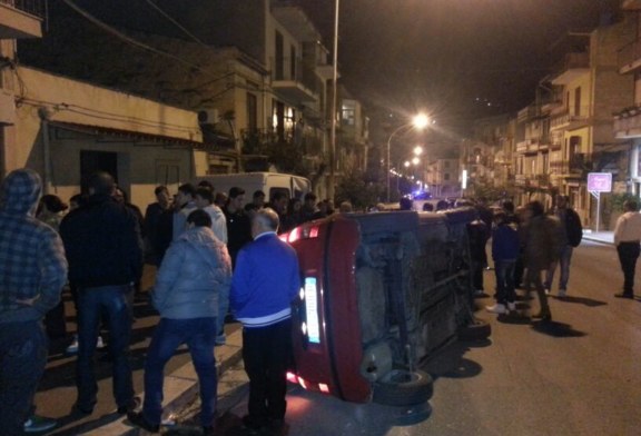 Incredibile incidente: sbalzato un furgone !