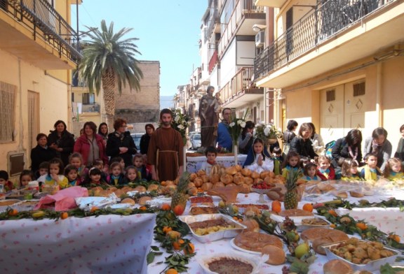 La Tavolata della Chiesa Nuova [foto]