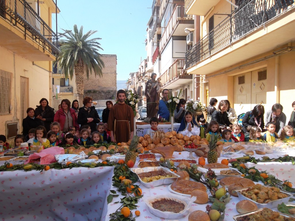 La Tavolata della Chiesa Nuova [foto]