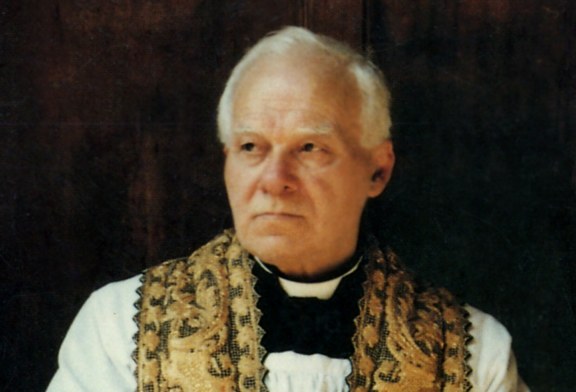 Una mostra fotografica per ricordare Don Carlo Lauri