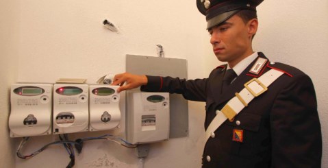 Furti di energia elettrica, due misilmeresi ai domiciliari