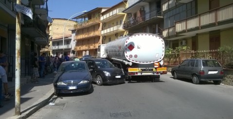Incidente in Viale Europa: Traffico paralizzato
