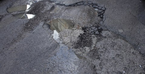 Via Michele Amari, una fogna a cielo aperto
