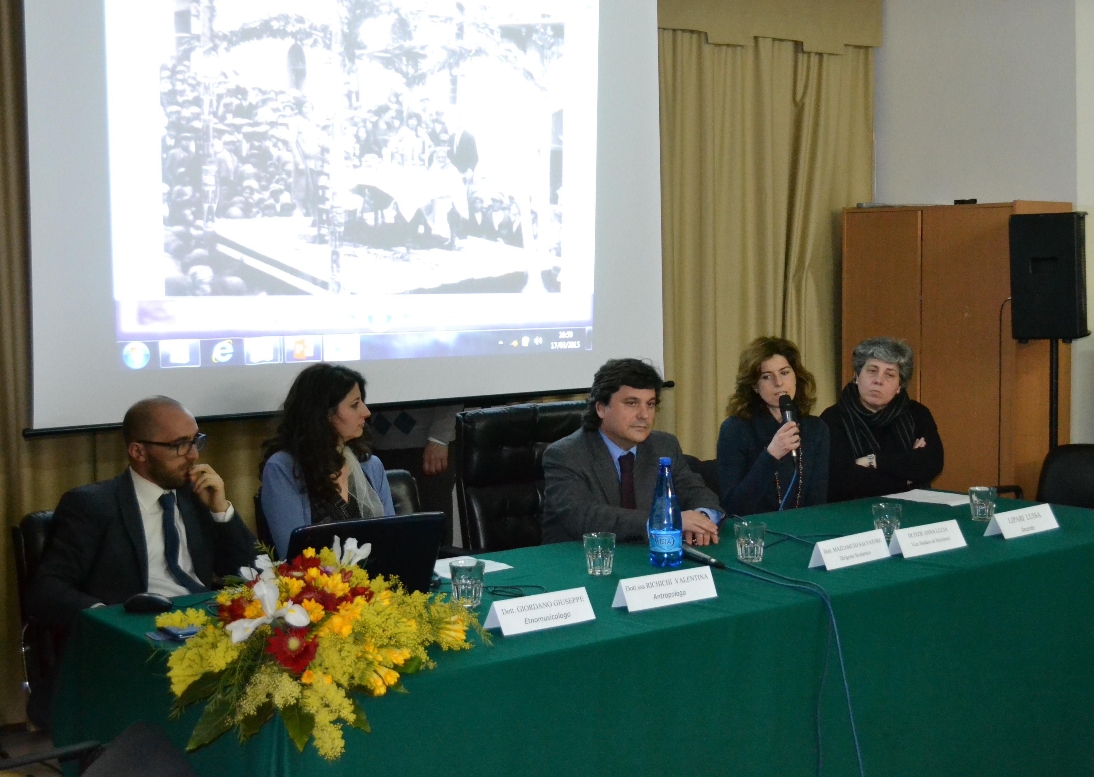 Tavola rotonda per la X edizione della ”Tavolata di San Giuseppe” [Foto]