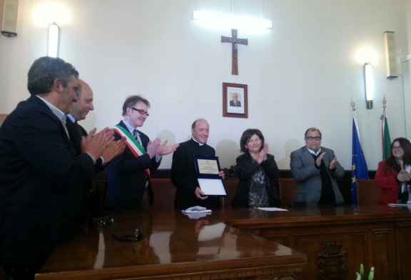 Conferito a Don Pino Pomi un riconoscimento dal Sindaco di Lercara Friddi