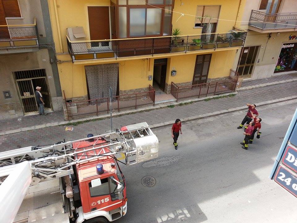 Incendio in un appartamento in Viale Europa