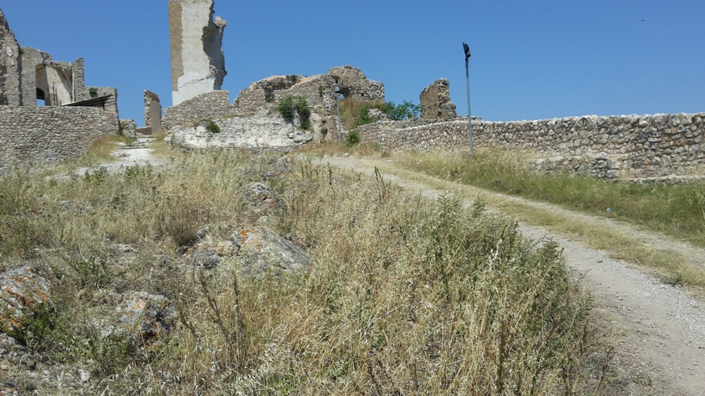 Il Castello dell’abbandono (Foto)