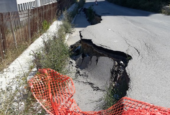 Frana in Via Papa Leone II, la strada è impraticabile da mesi