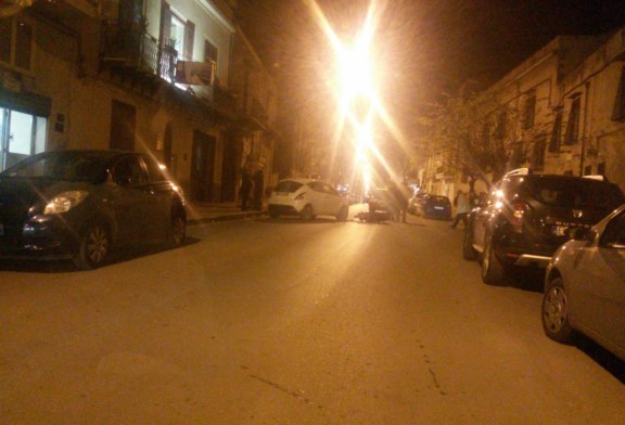 Scontro tra automobile e moto. Ferito il motociclista