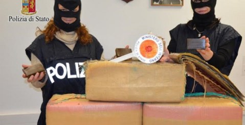 Trasportavano un quintale di hashish, arrestati due residenti a Misilmeri