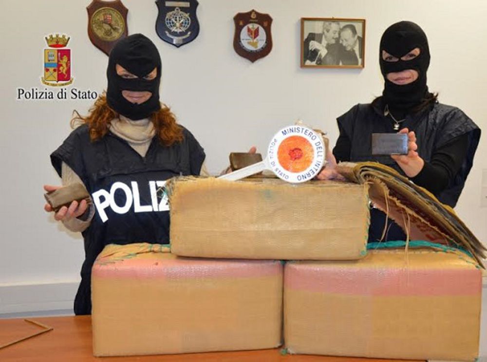 Trasportavano un quintale di hashish, arrestati due residenti a Misilmeri