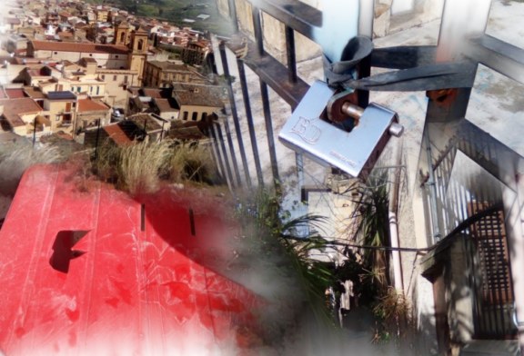 Lanci di pietre in via Raffaello, l’indignazione dei residenti [foto]