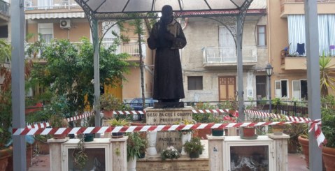 Al via una raccolta fondi per una nuova statua di Padre Pio