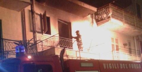 Appartamento in fiamme in Via Francesco Del Bosco