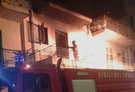Appartamento in fiamme in Via Francesco Del Bosco