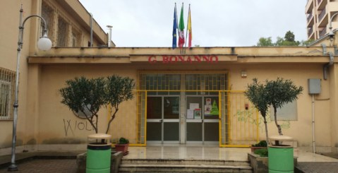 Scuole: Termosifoni spenti, bambini al gelo