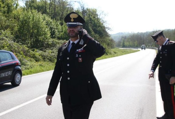 Carabinieri eroi, saltano su un tir fuori controllo evitando una strage