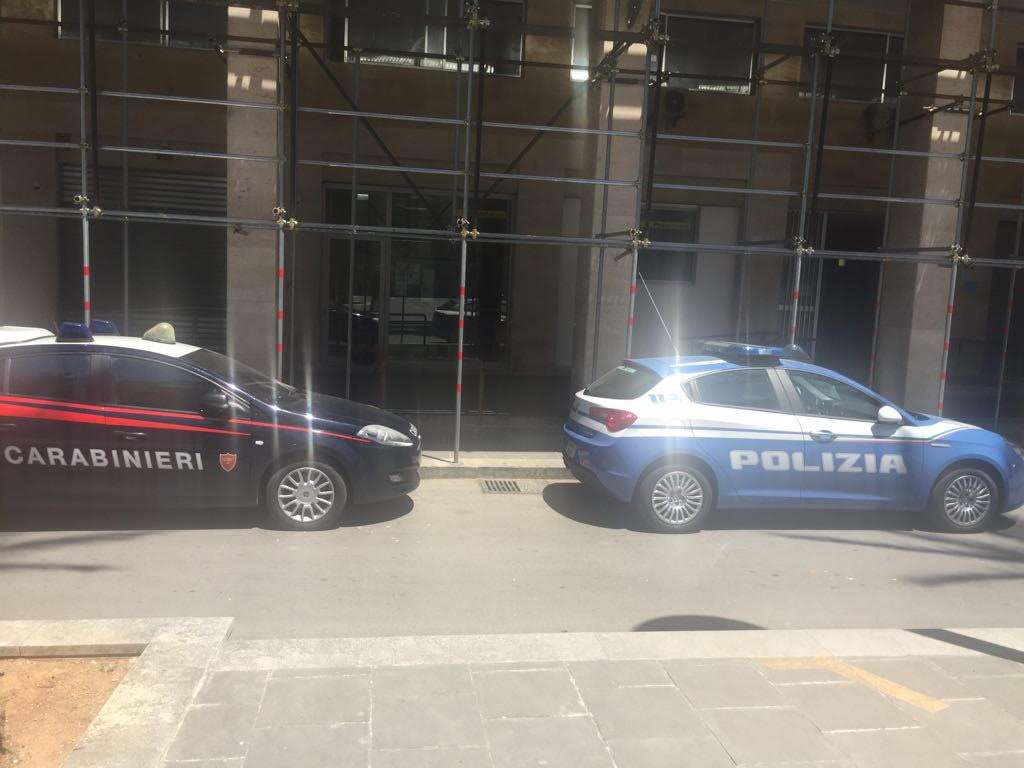 Villabate, forza il posto di blocco ed investe un poliziotto, arrestato un giovane