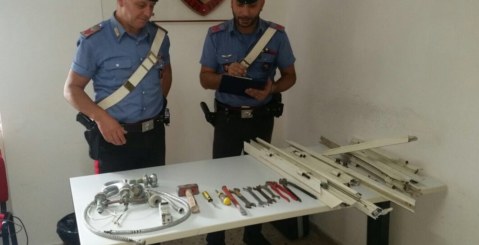 Misilmeri, sorpresi a rubare all’interno di un’abitazione