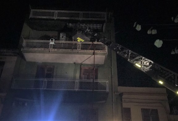 Paura nel centro di Misilmeri, appartamento in fiamme