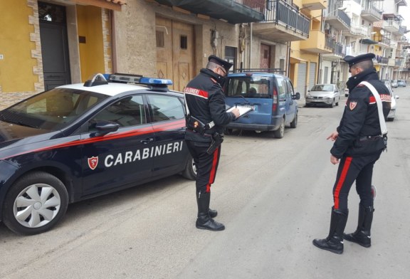 Litigano per un parcheggio: in cinque tratti in arresto