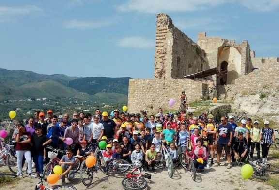 La Bicicletta, Regina al Castello dell’Emiro