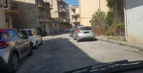 Da tre mesi strade scarificate senza asfalto, le proteste dei cittadini!!!