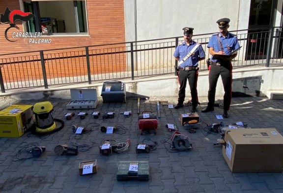 Sorpresi con refurtiva in auto