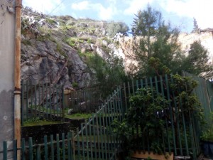 Lancio pietre - via raffaello 06